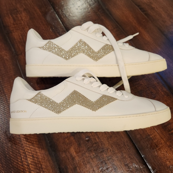 Stuart Weitzman Women's White Leather Daryl Sneakers Size 9 Silver Glitter - Picture 1 of 12